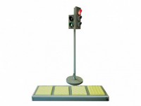 Электрифицированная модель транспортного и пешеходного светофоров на стойке и основании с "Виртуальным учителем" и с панелью образцами тактильной тротуарной плитки для слепых и слабовидящих пешеходов - fgospostavki.ru - Махачкала