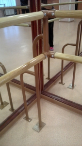 Кронштейн напольный угловой (двухрядный) - fgospostavki.ru - Махачкала