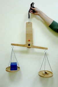 Весы подвесные из бука - fgospostavki.ru - Махачкала