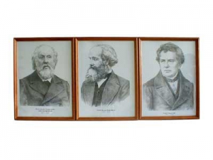 Портреты выдающихся физиков (деревянная рамка, под стеклом) - fgospostavki.ru - Махачкала