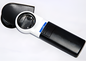 Лупа карманная с подсветкой (10х) - fgospostavki.ru - Махачкала