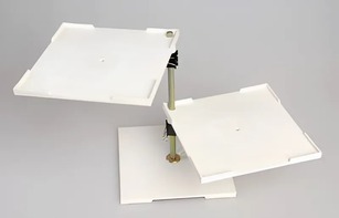 Столик подъемно-поворотный с 2-мя плоскостями - fgospostavki.ru - Махачкала